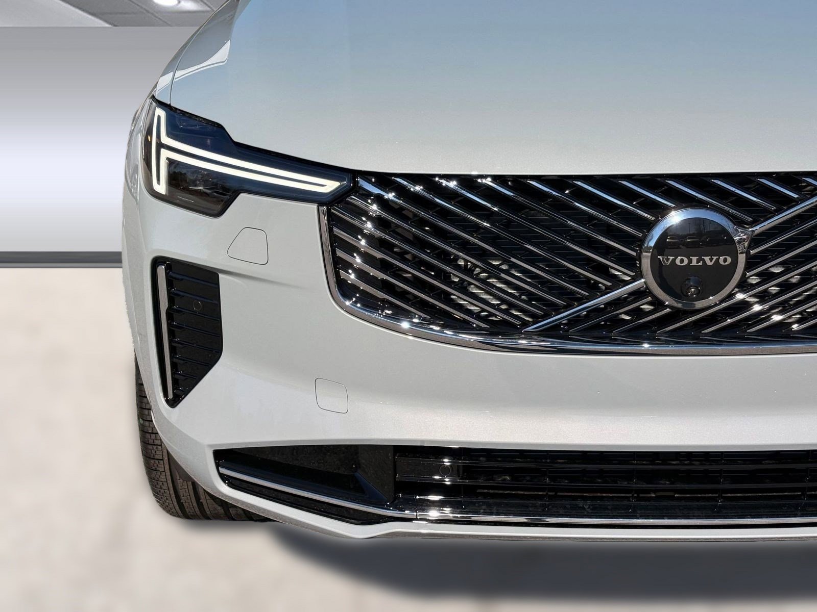 New 2026 Volvo XC90 B6 Plus w/ Protection Package Premier image 20