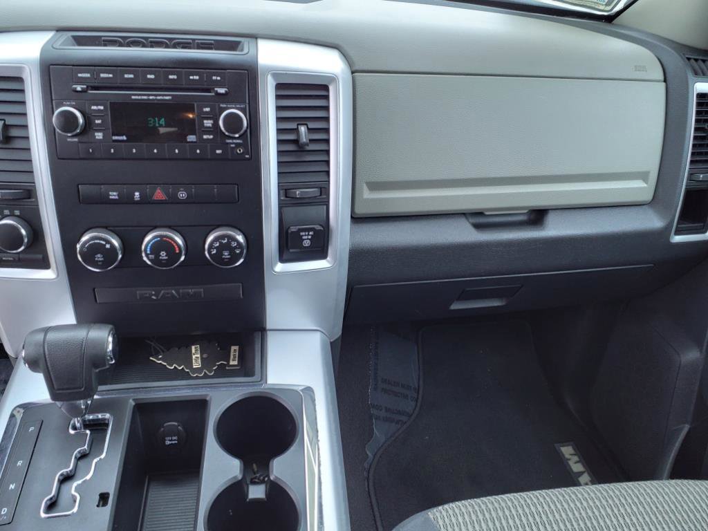 Used 2012 RAM 1500 Classic SLT w/ Luxury Group image 7