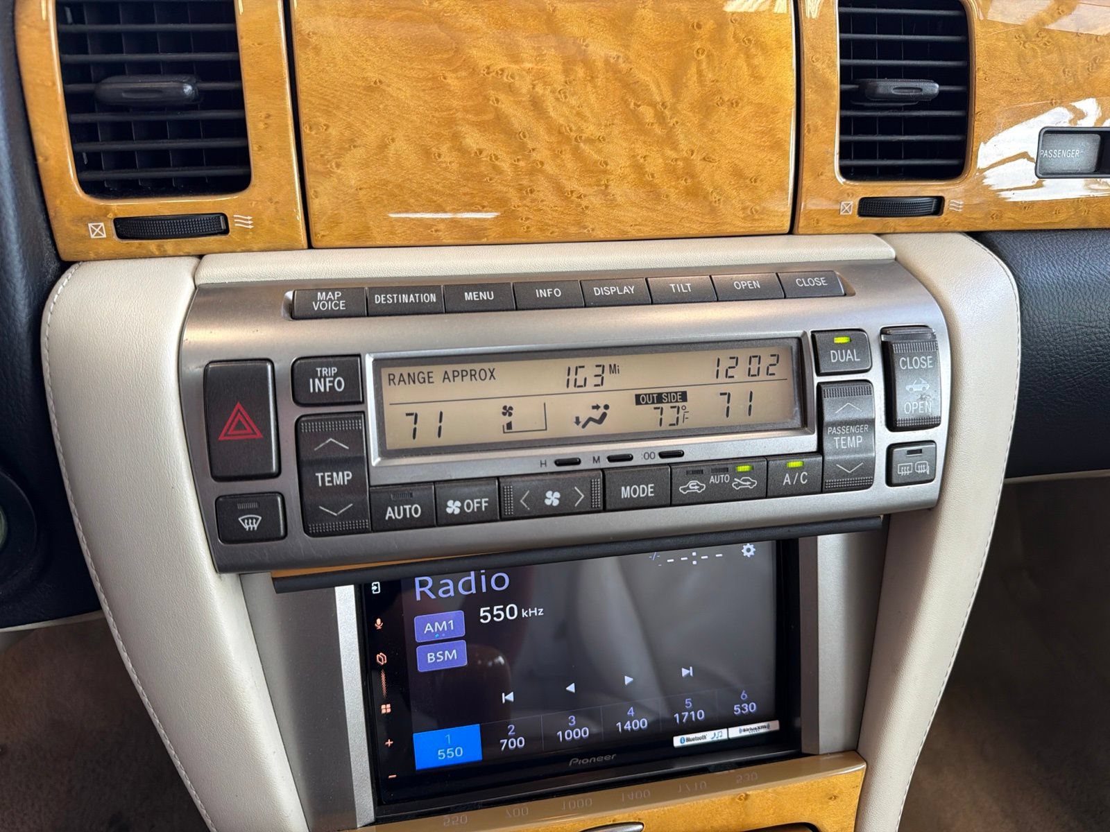Used 2002 Lexus SC 430 Convertible RWD image 24