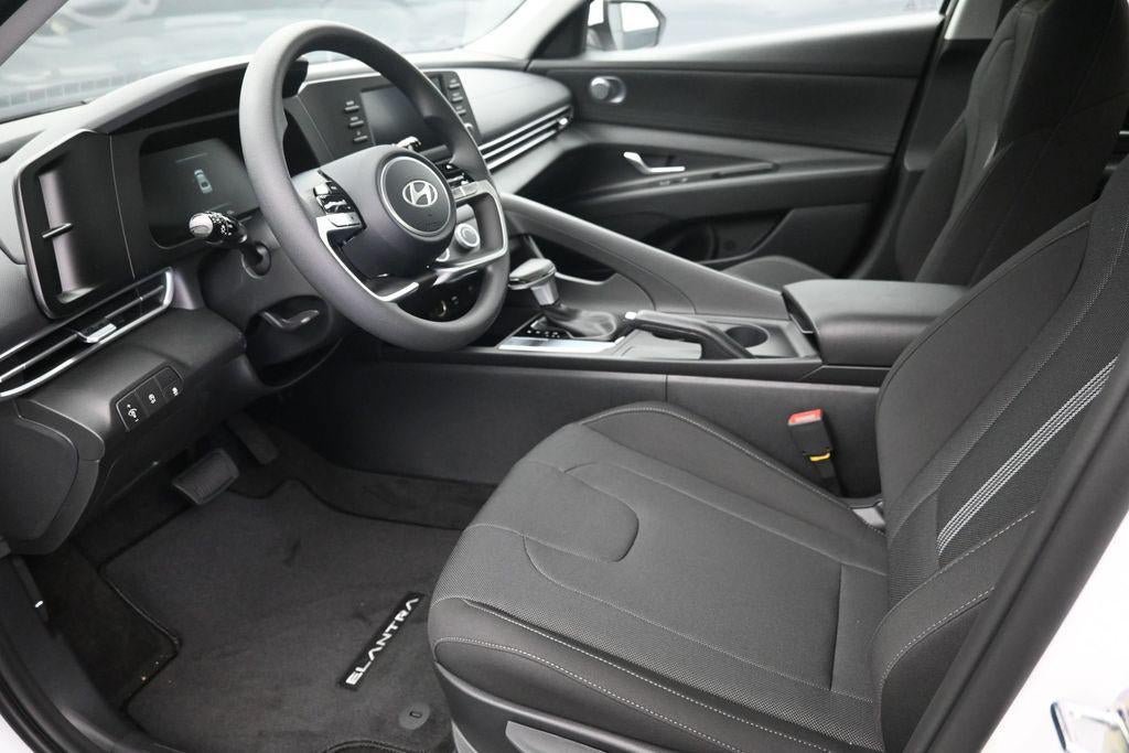 New 2026 Hyundai Elantra SE FWD image 9