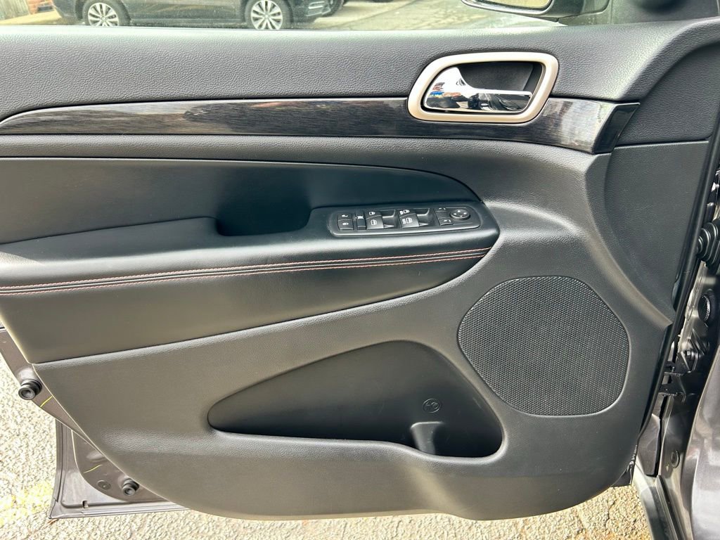 Used 2016 Jeep Grand Cherokee Laredo 75th Anniversary image 20