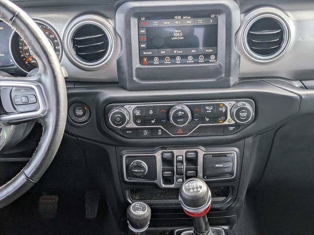 Certified 2018 Jeep Wrangler Unlimited Sahara w/ Cold Weather Group AWD/4WD image 17
