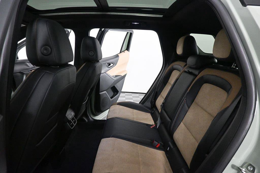 Used 2026 Chevrolet Equinox ACTIV w/ Safety and Technology Package AWD/4WD image 14