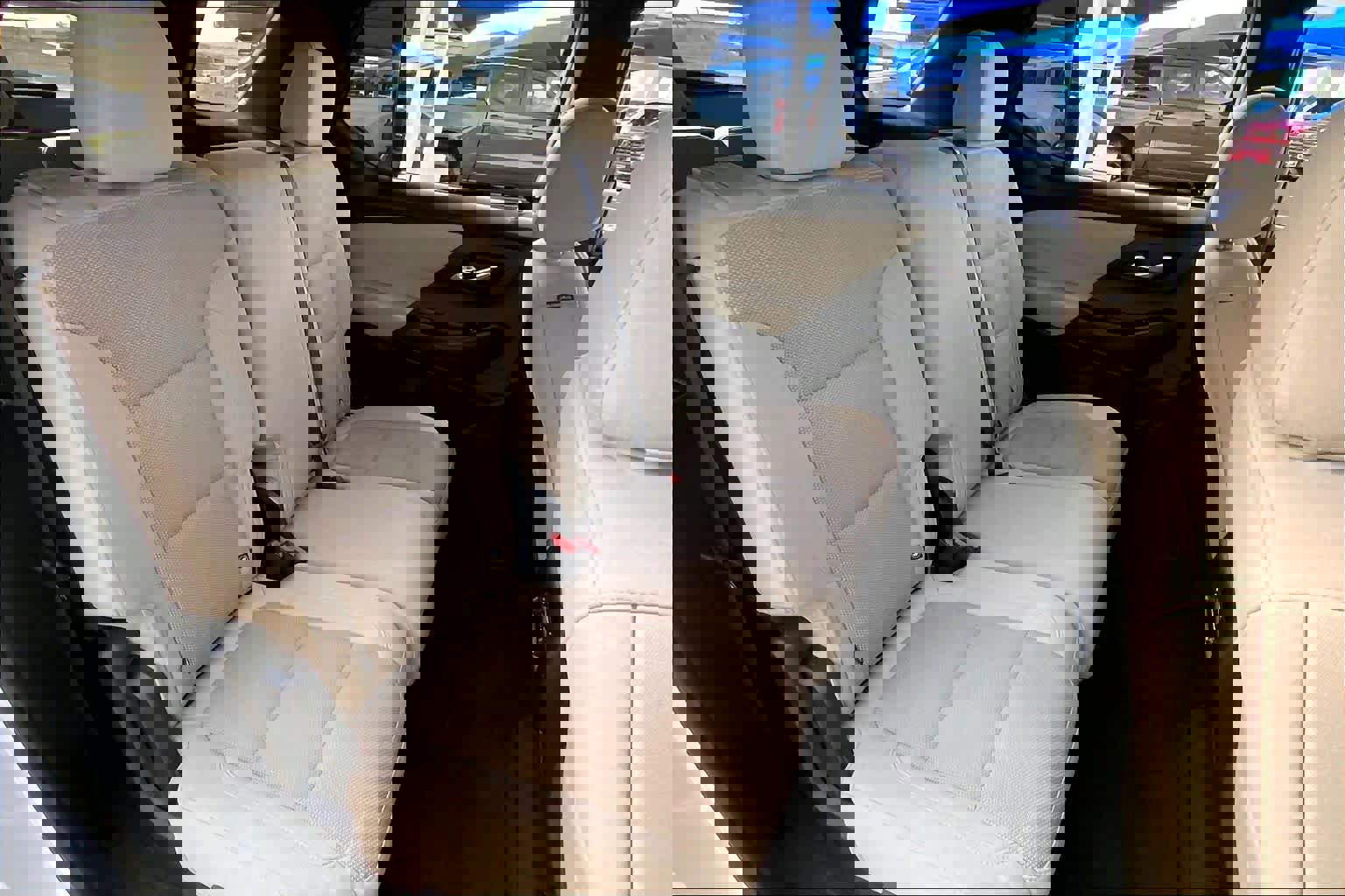 Used 2023 Chevrolet Traverse LS image 19