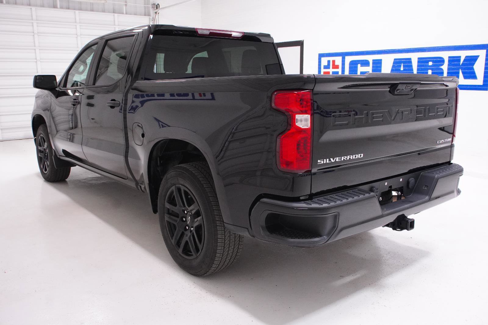Used 2023 Chevrolet Silverado 1500 Custom image 7