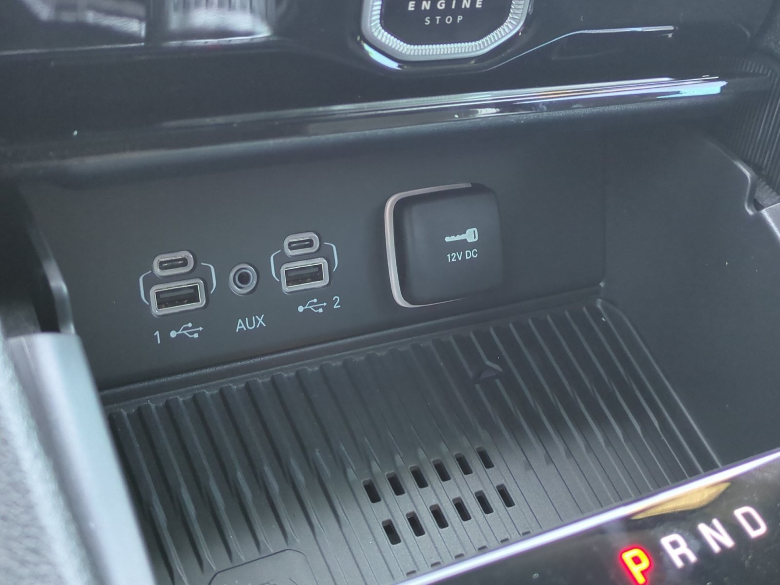 New 2026 Jeep Grand Cherokee Limited w/ Luxury Tech Group II RWD image 31