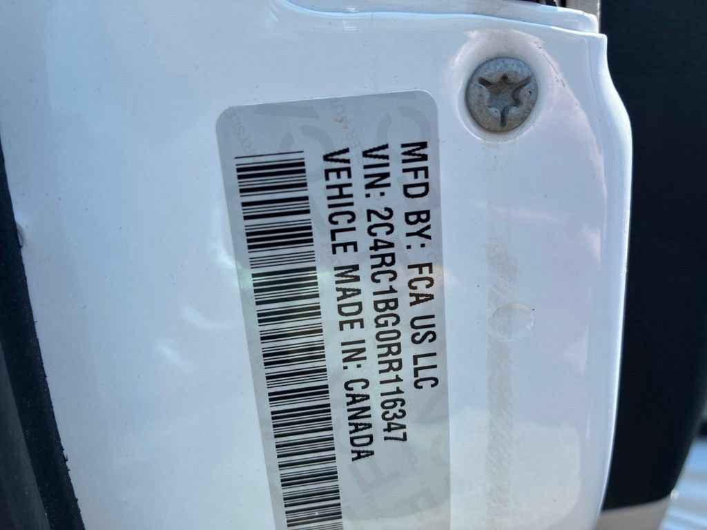 Used 2024 Chrysler Pacifica Touring-L FWD image 59