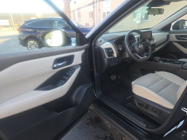 Used 2023 Nissan Rogue SV w/ SV Premium B Package AWD/4WD image 17