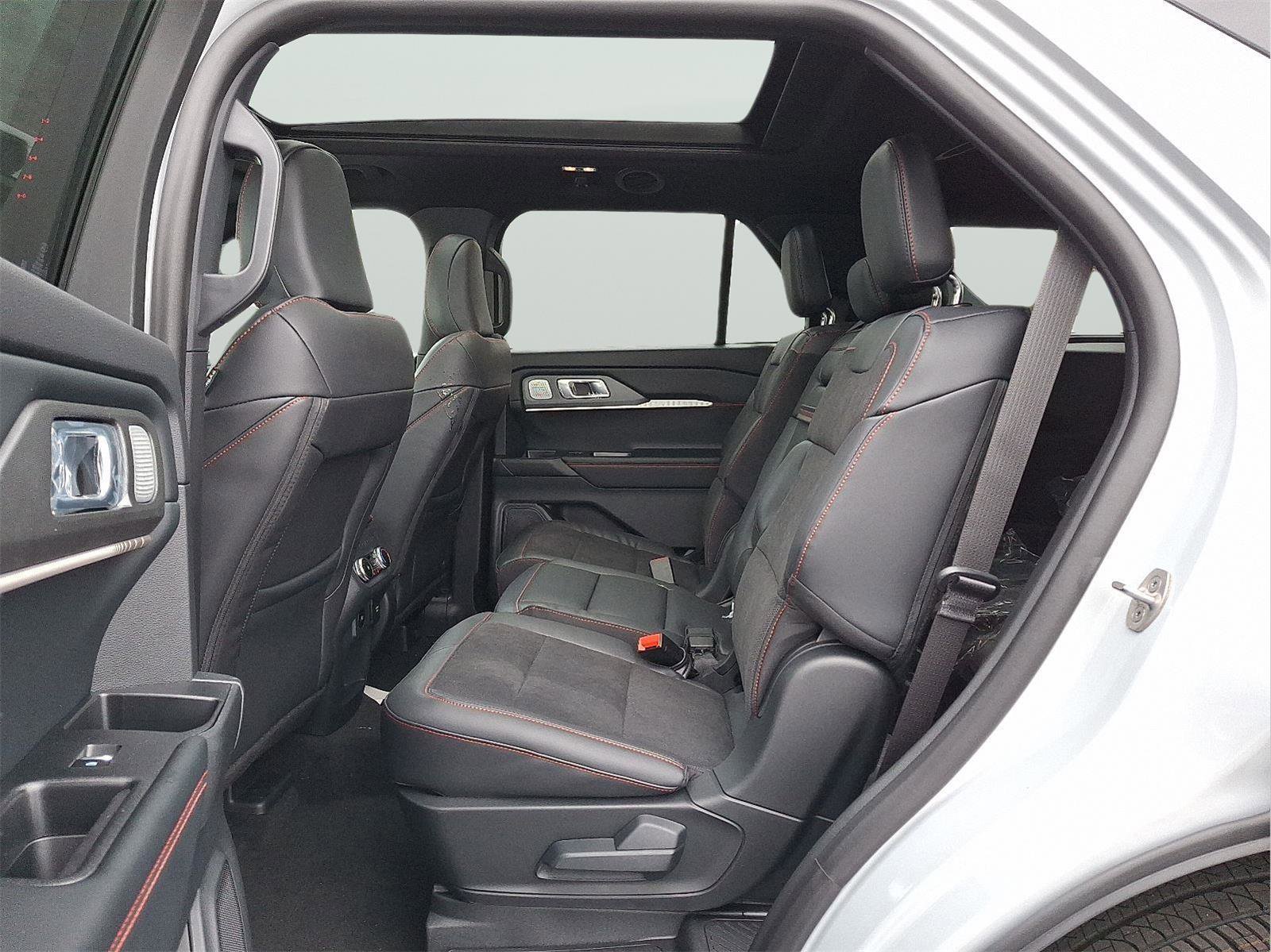 New 2026 Ford Explorer ST w/ Sun And Sound Package image 7