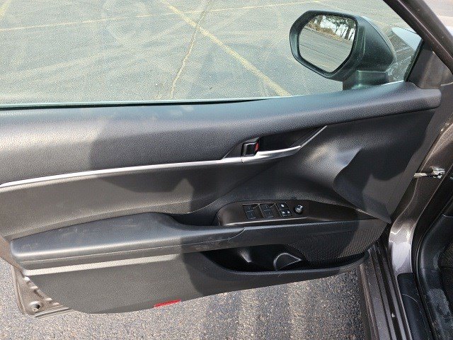 Used 2023 Toyota Camry SE image 20