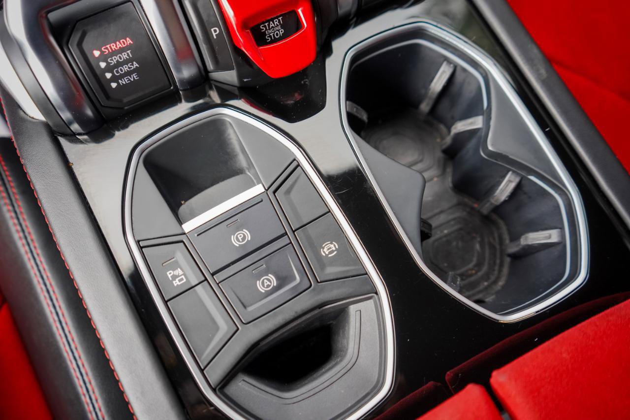 Used 2019 Lamborghini Urus image 12
