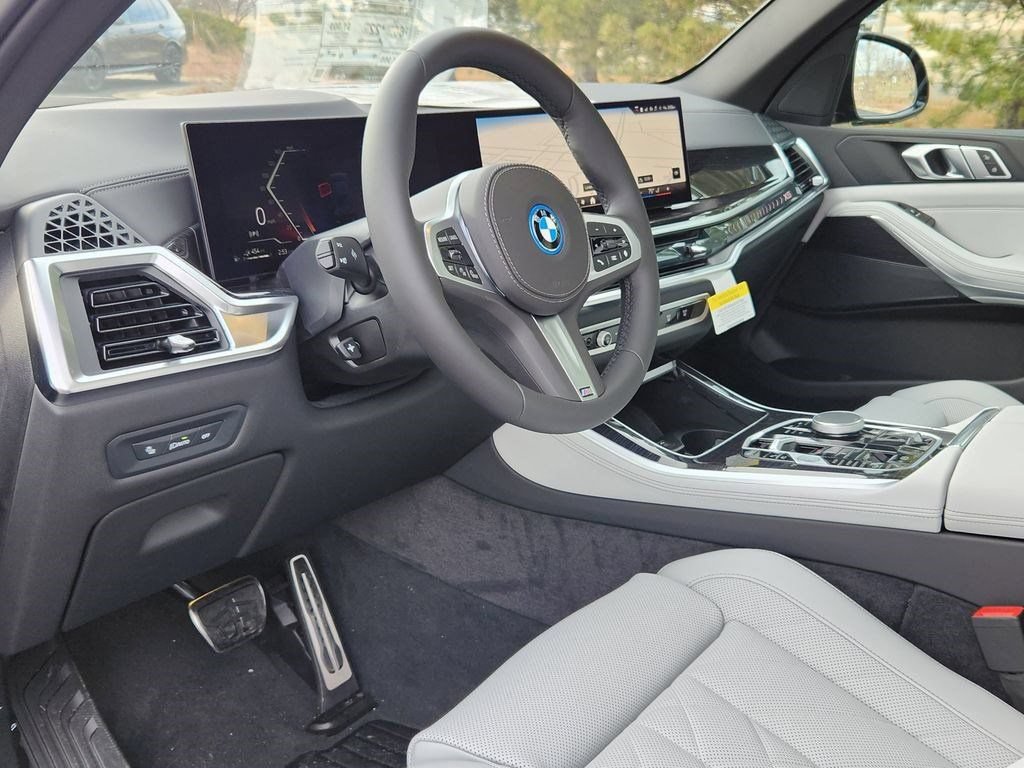 Used 2026 BMW X5 xDrive50e w/ M Sport Package AWD/4WD image 10