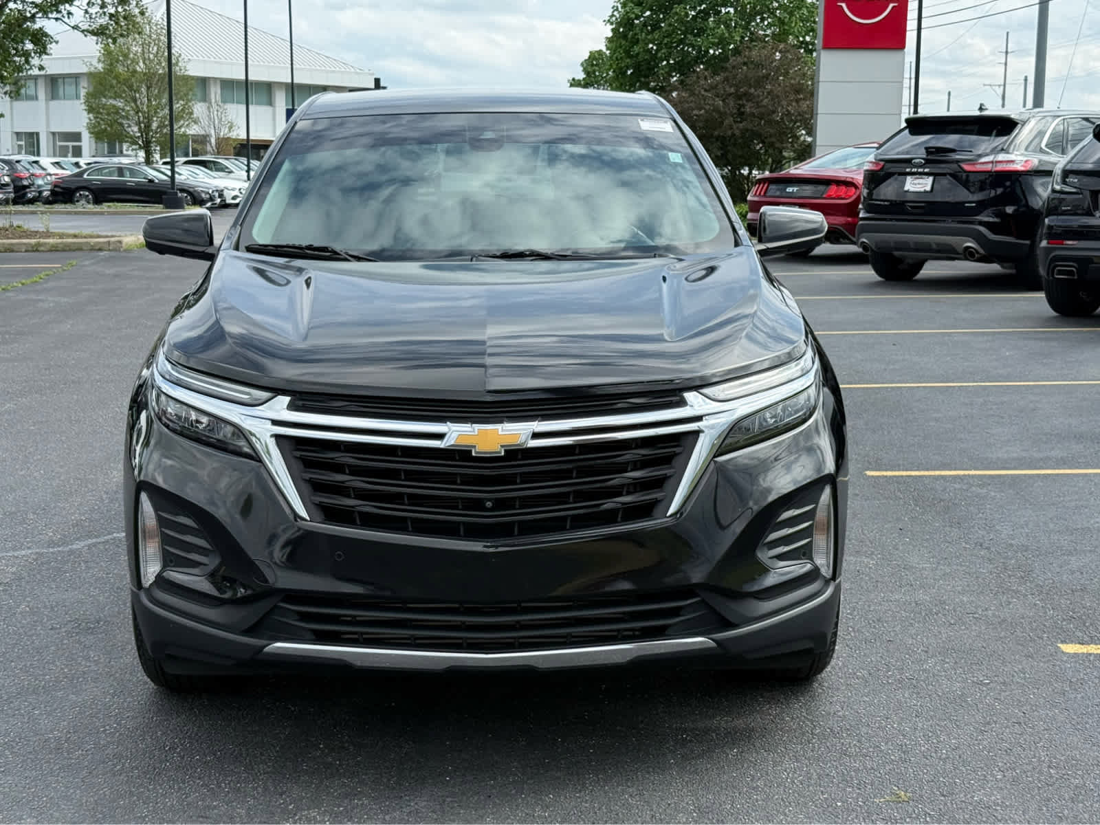 Used 2022 Chevrolet Equinox LT FWD image 2