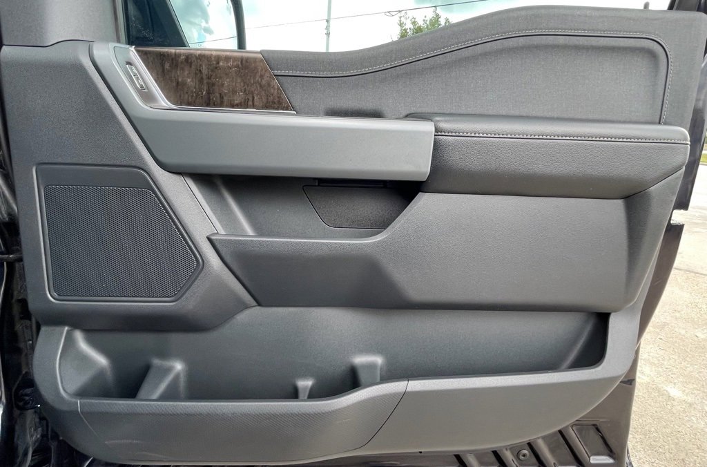 Used 2021 Ford F150 Lariat w/ Tow Technology Package image 33