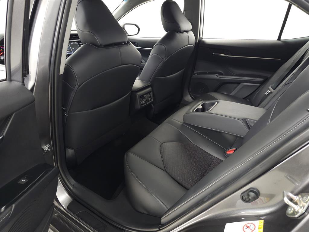 Used 2019 Toyota Camry XSE image 28