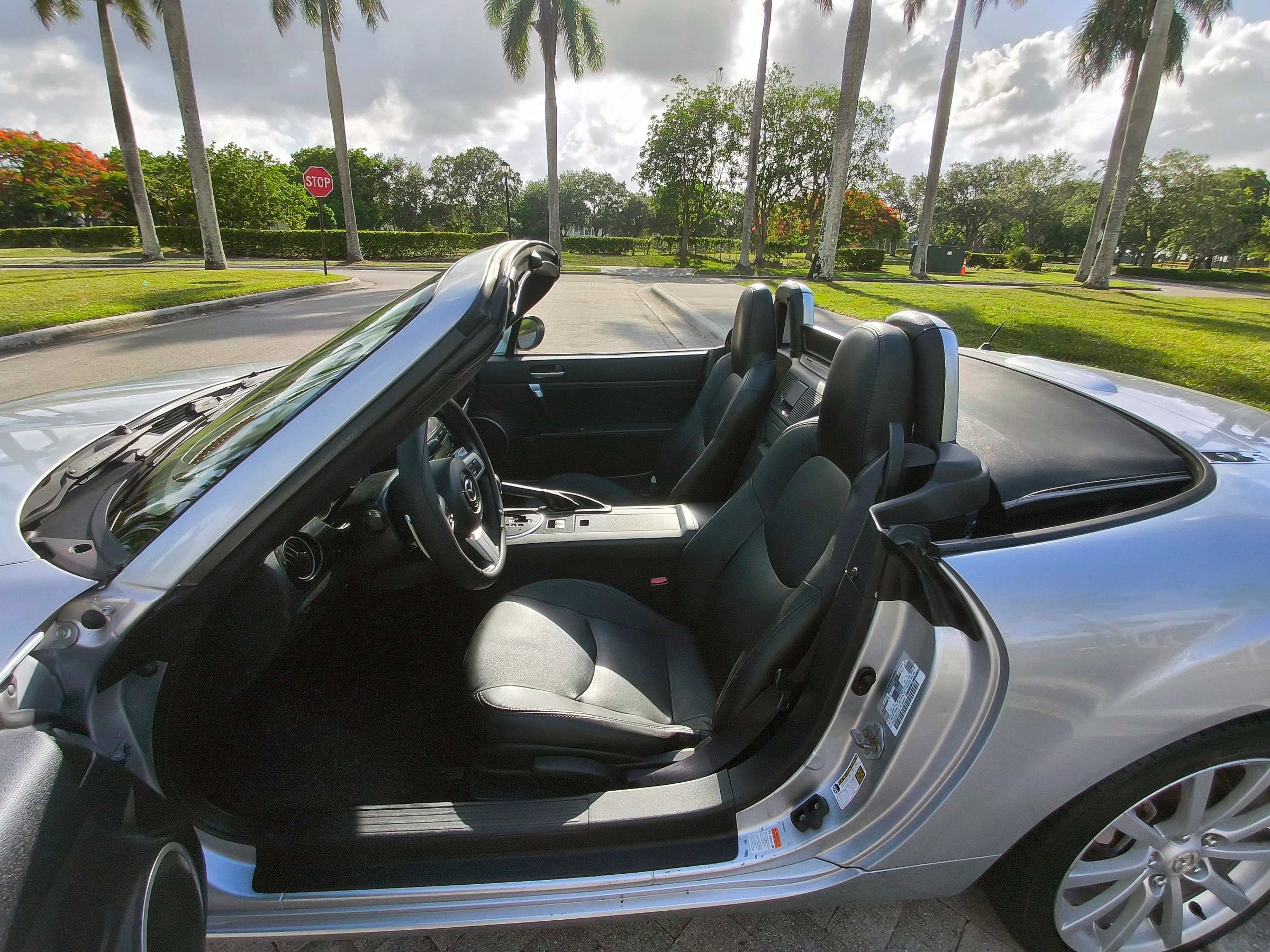Used 2006 MAZDA MX-5 Miata Grand Touring RWD image 20