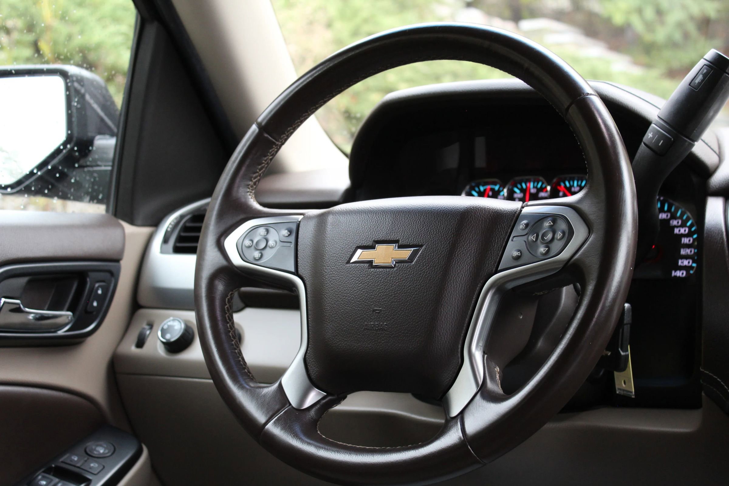 Used 2015 Chevrolet Suburban LT image 21