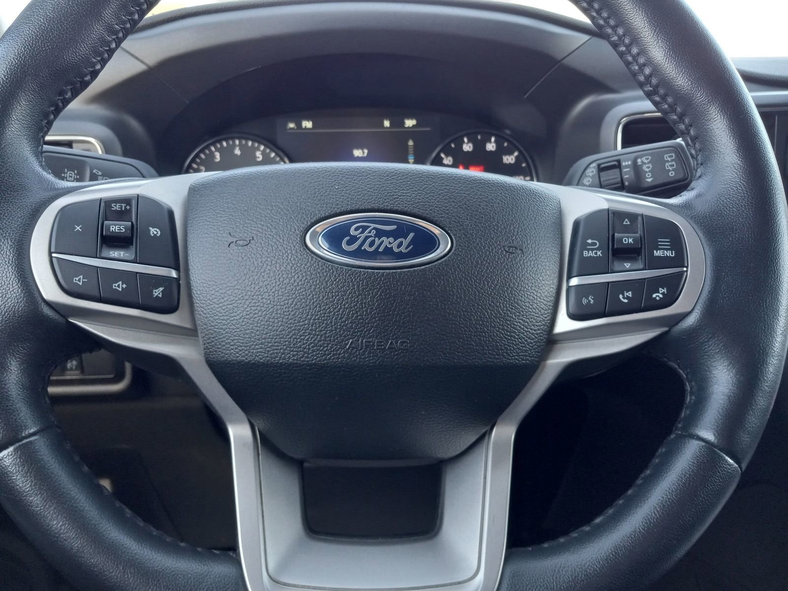 Used 2023 Ford Explorer XLT w/ Equipment Group 202A AWD/4WD image 21