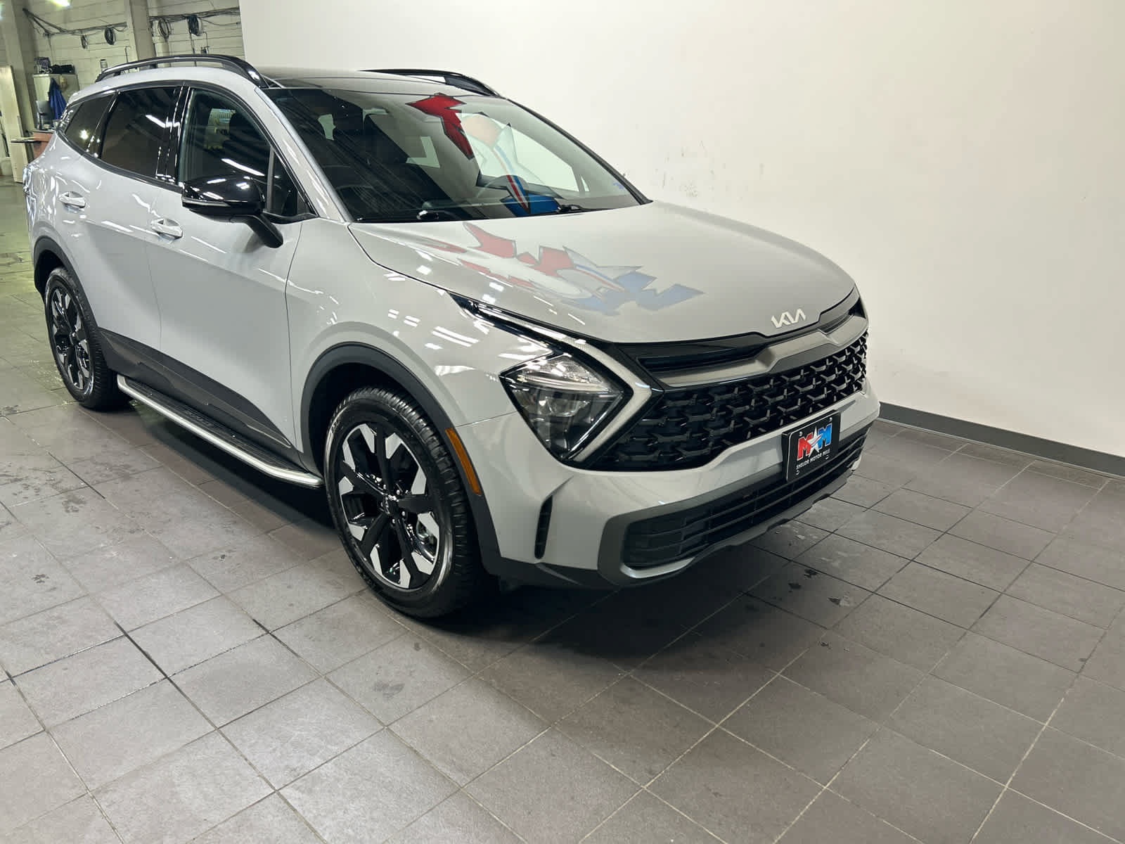 Used 2023 Kia Sportage X-Line w/ X-Line Premium Package AWD/4WD image 2