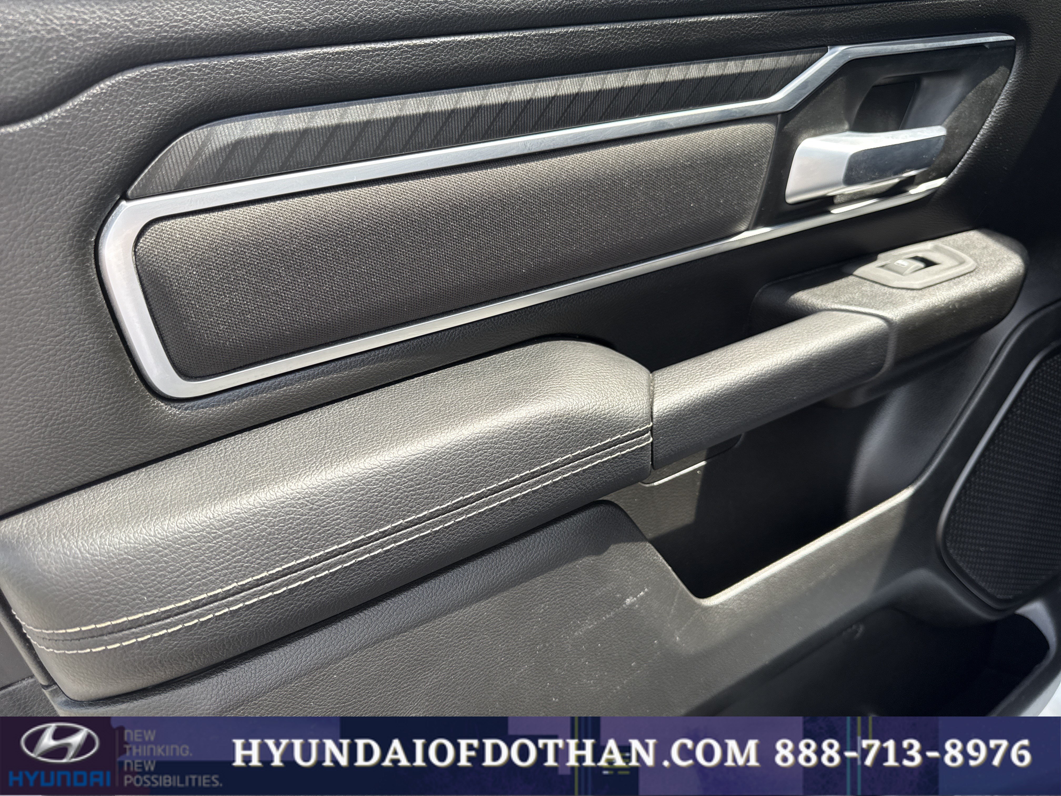 Used 2025 RAM 1500 Big Horn AWD/4WD image 10
