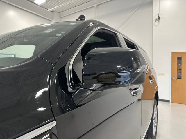 Used 2023 GMC Yukon Denali AWD/4WD image 10