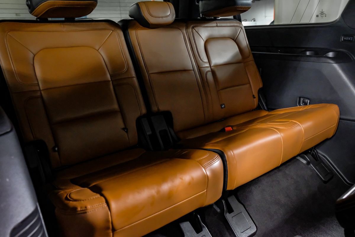 Used 2020 Lincoln Navigator L Reserve w/ Equipment Group 208A Reserve image 34