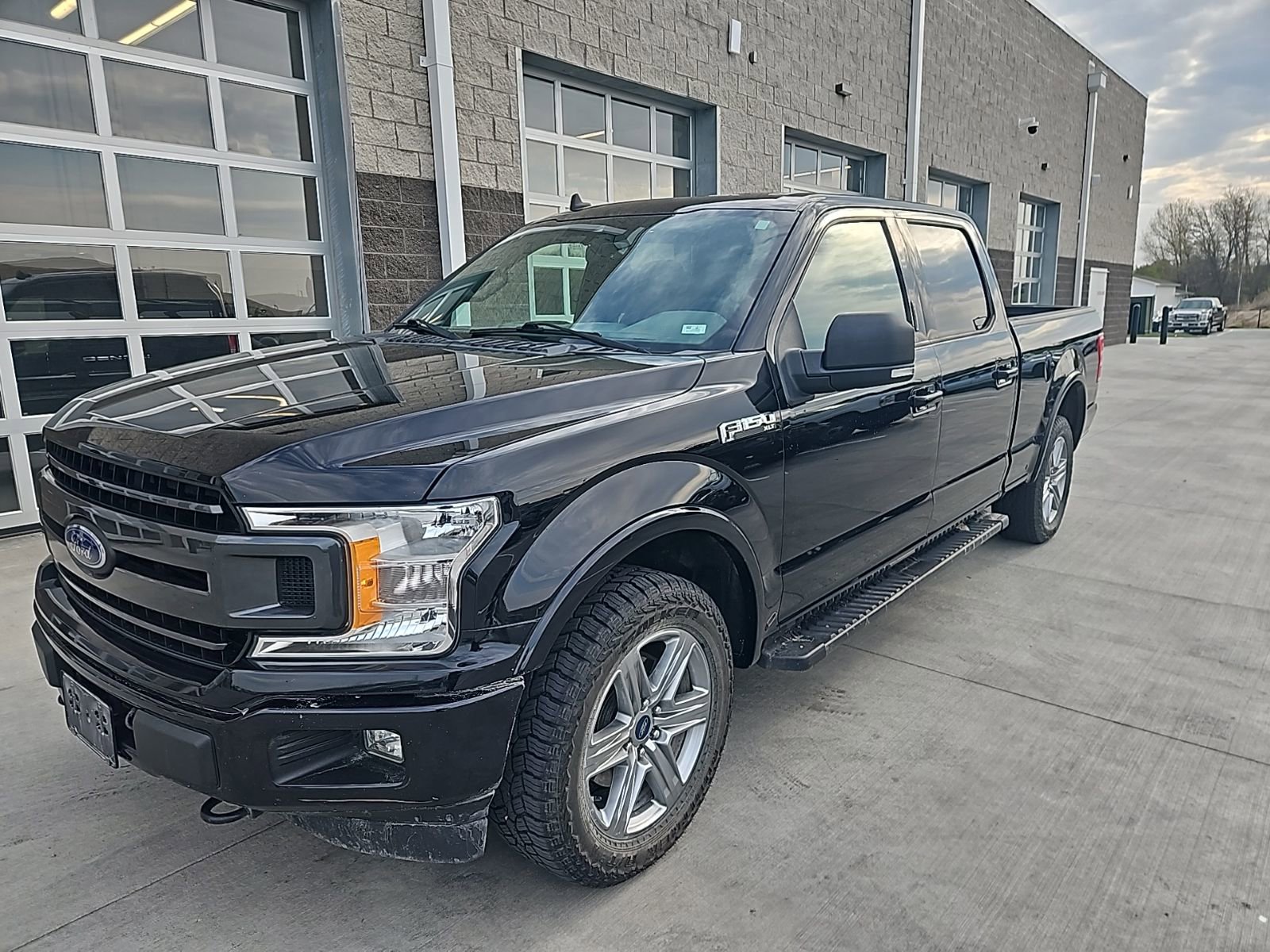 Used 2019 Ford F150 XLT w/ Equipment Group 302A Luxury AWD/4WD image 2