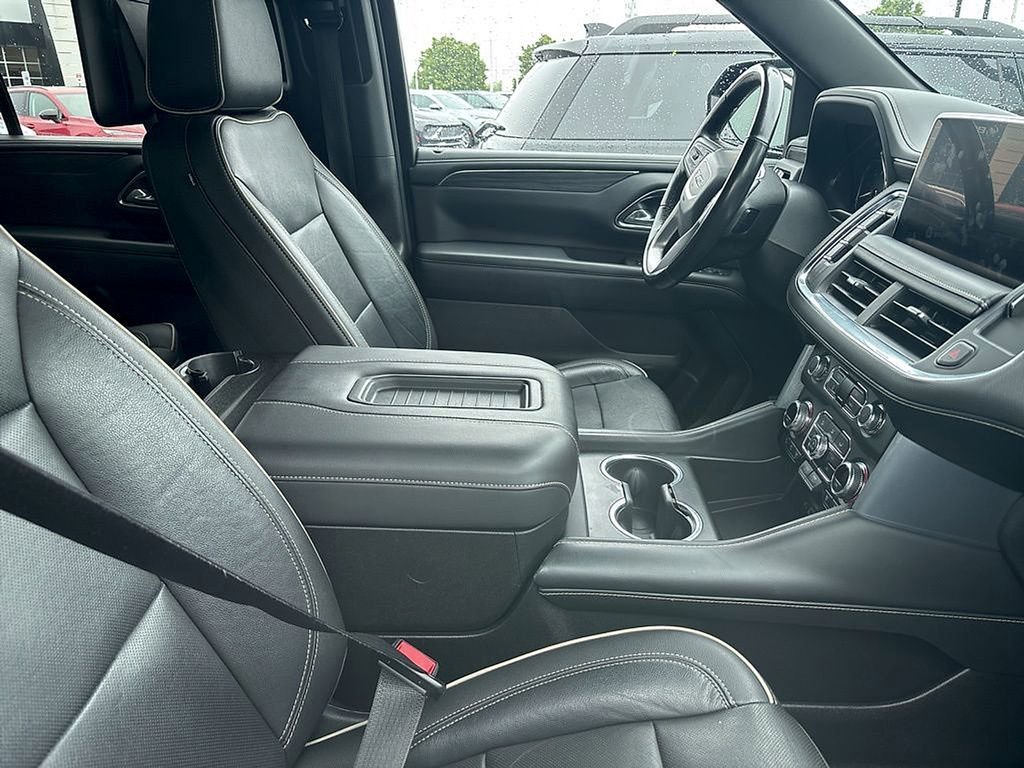 Certified 2021 GMC Yukon SLT w/ SLT Premium Package AWD/4WD image 11