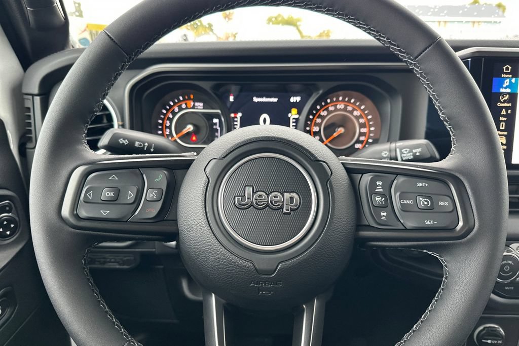 New 2025 Jeep Gladiator Sport AWD/4WD image 23