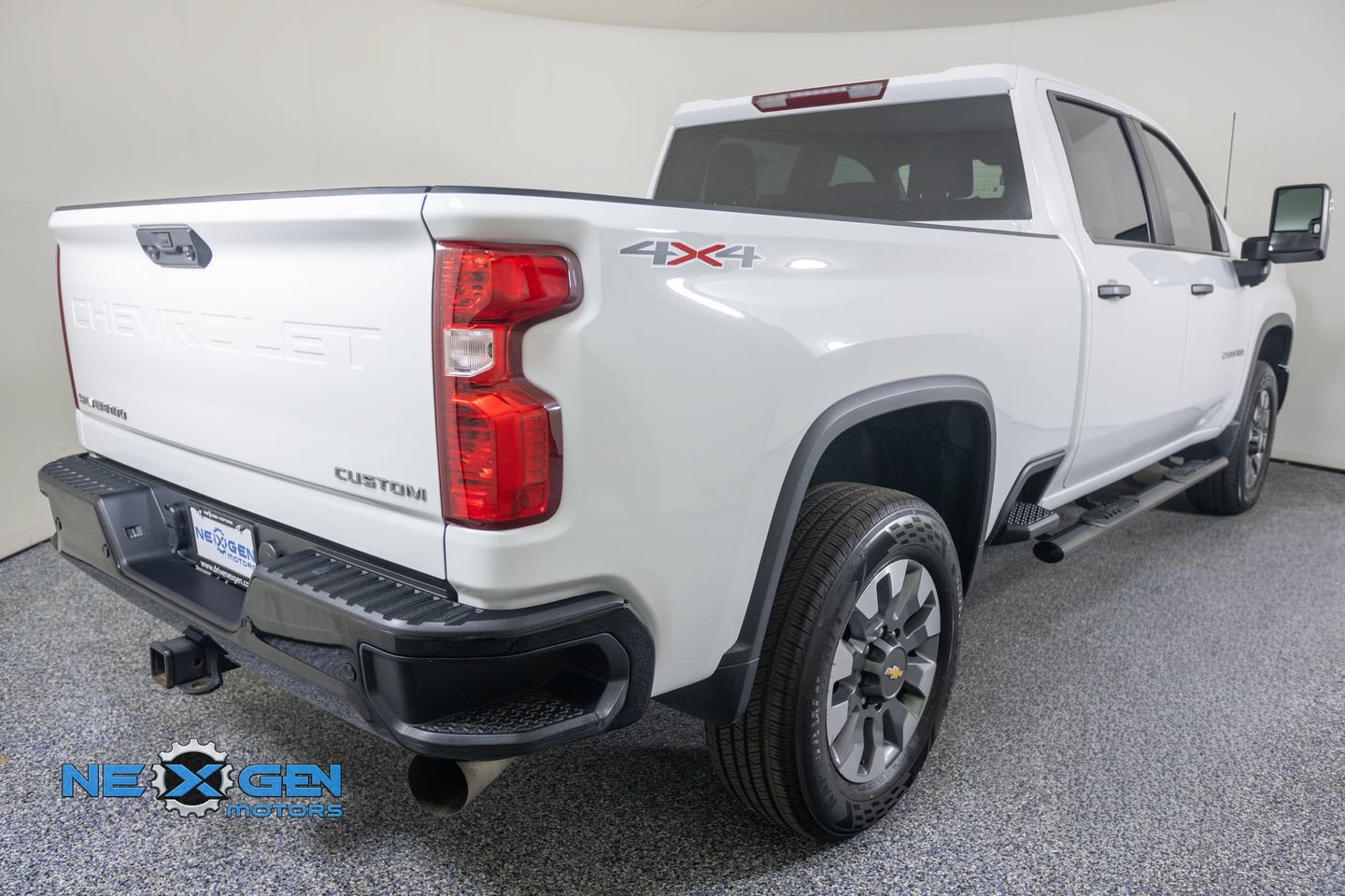 Used 2025 Chevrolet Silverado 2500 Custom w/ Custom Value Package AWD/4WD image 35