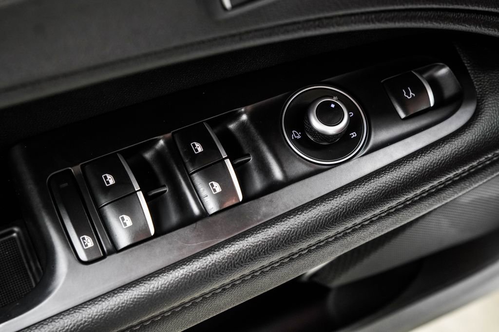 Used 2023 Alfa Romeo Stelvio Veloce image 40