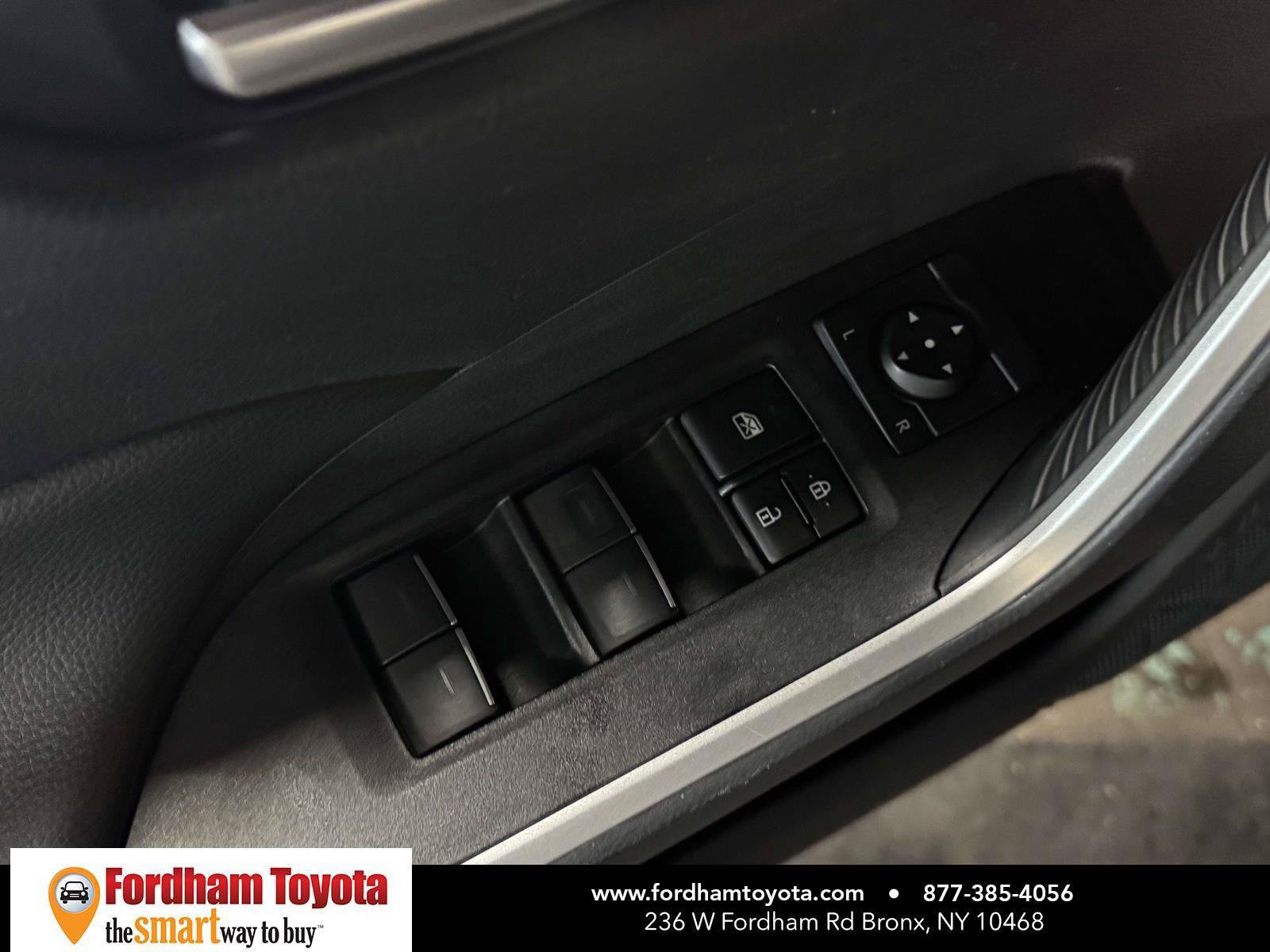 Used 2025 Toyota RAV4 XLE AWD/4WD image 16