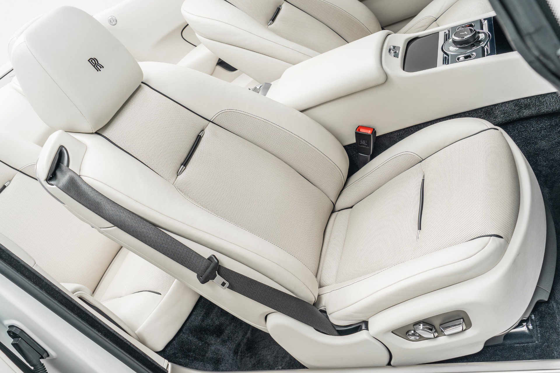 Used 2020 Rolls-Royce Dawn RWD image 24