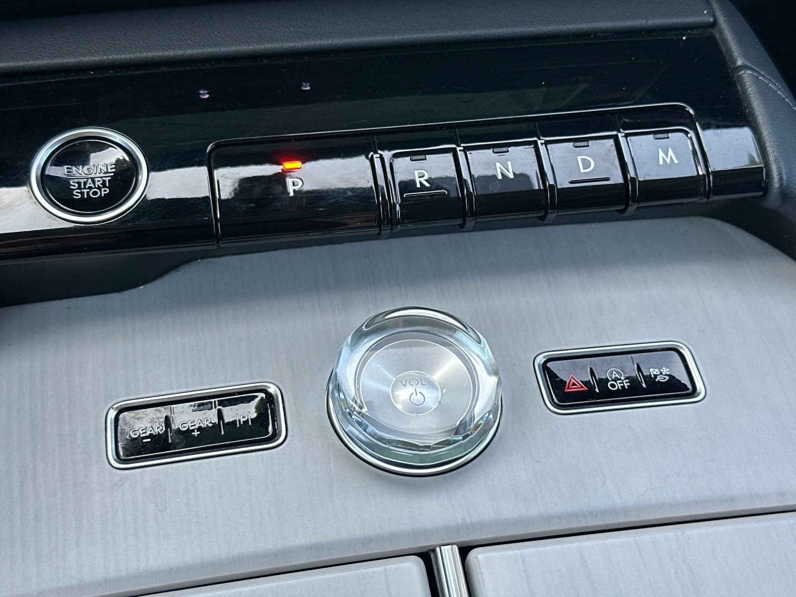 Certified 2025 Lincoln Navigator L Reserve AWD/4WD image 25