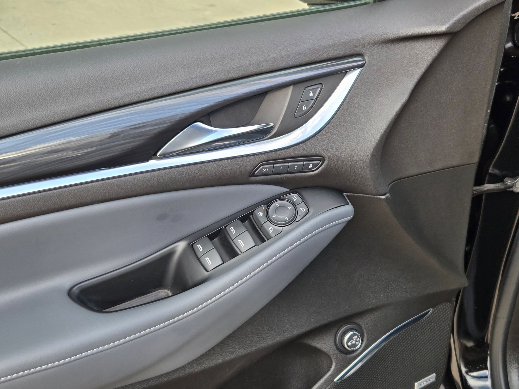 Certified 2023 Buick Enclave Premium w/ LPO, Touring Package image 12