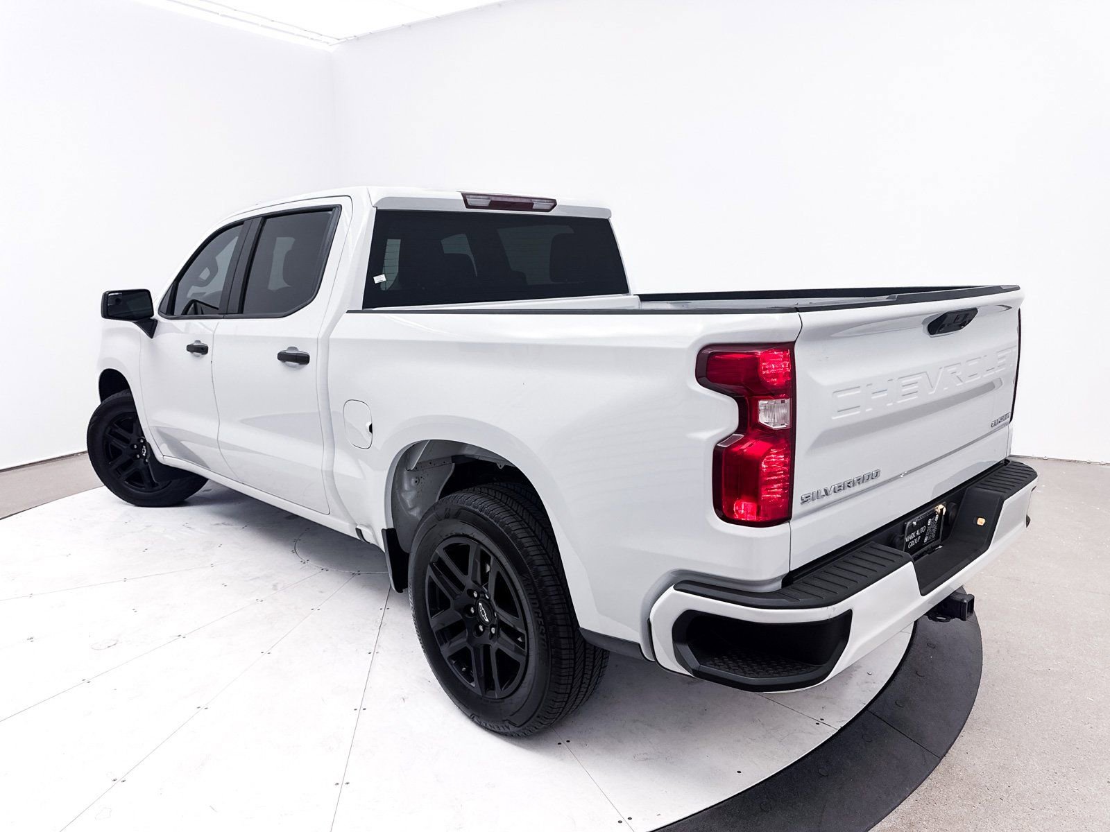 Used 2022 Chevrolet Silverado 1500 Custom image 2