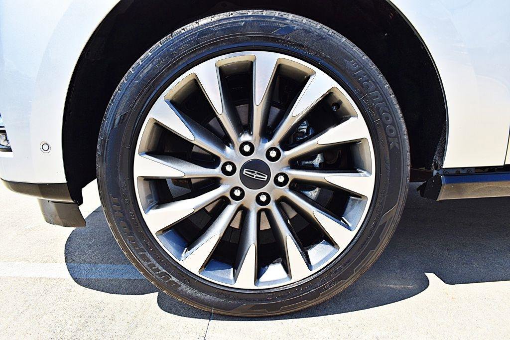 Used 2019 Lincoln Navigator Select w/ Technology Package AWD/4WD image 53