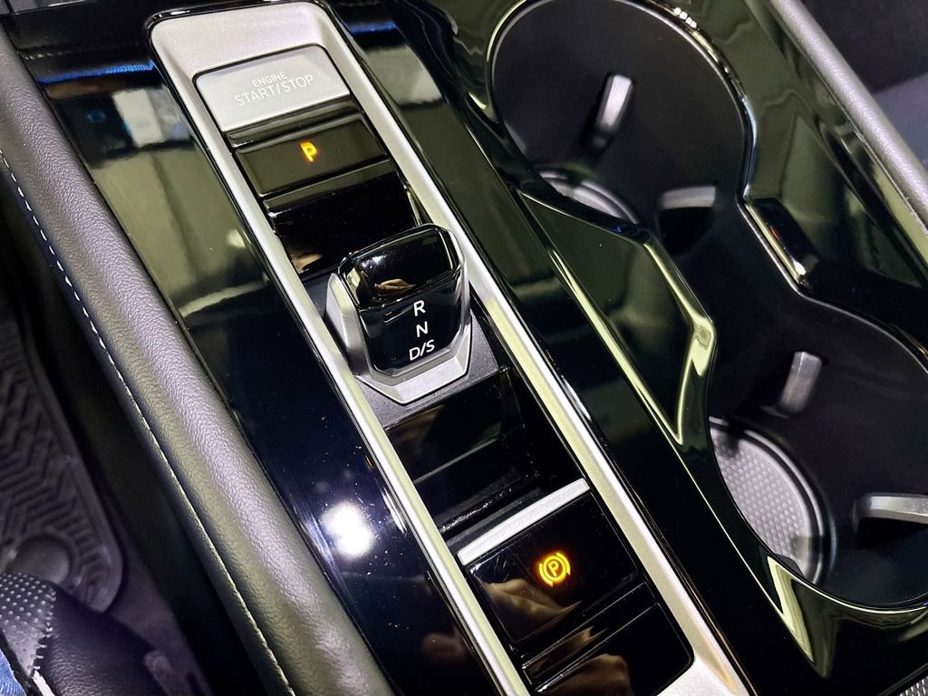 Certified 2024 Volkswagen Atlas Cross Sport SEL Premium R-Line image 18