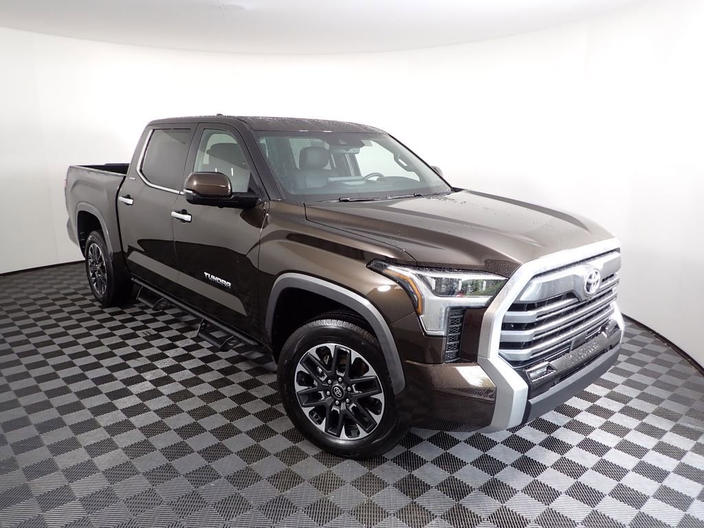 Used 2025 Toyota Tundra Limited AWD/4WD image 6