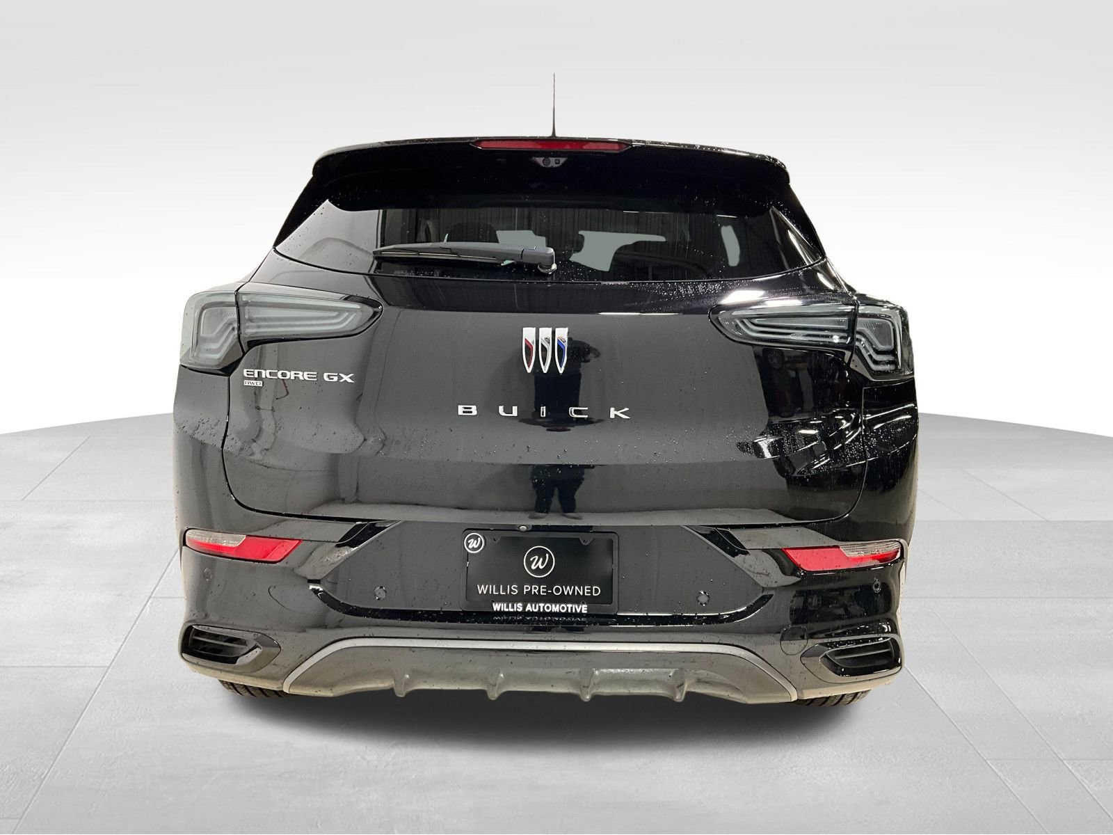 Used 2025 Buick Encore GX Avenir w/ Avenir Technology Package image 4