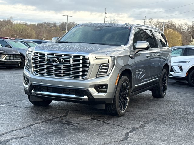 New 2026 GMC Yukon XL Denali w/ Denali Reserve Package image 13
