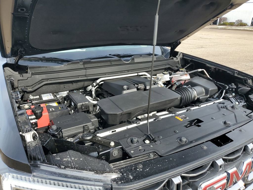 New 2025 GMC Canyon AT4 w/ Nightfall Edition image 32