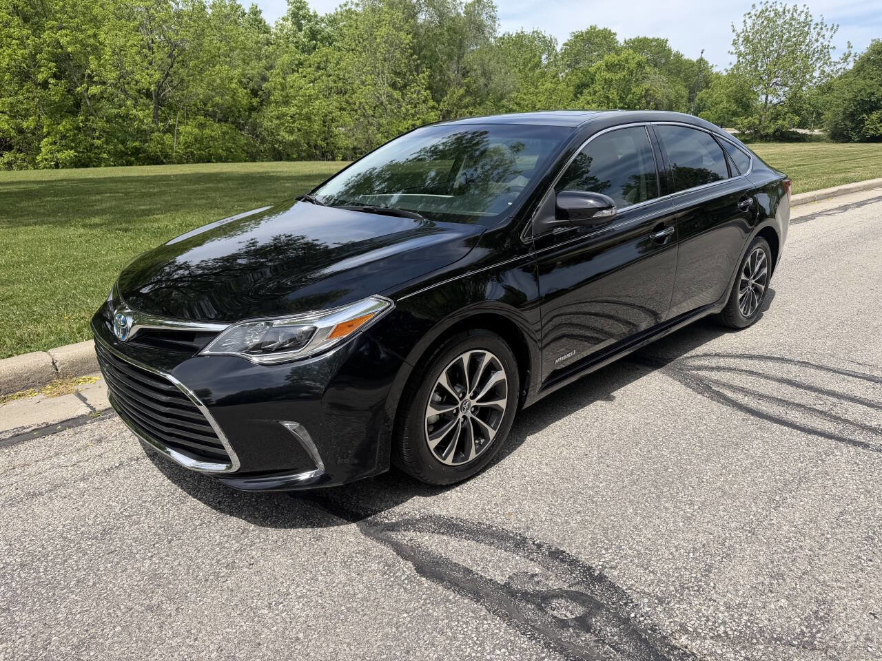 Used 2016 Toyota Avalon XLE Plus FWD image 1