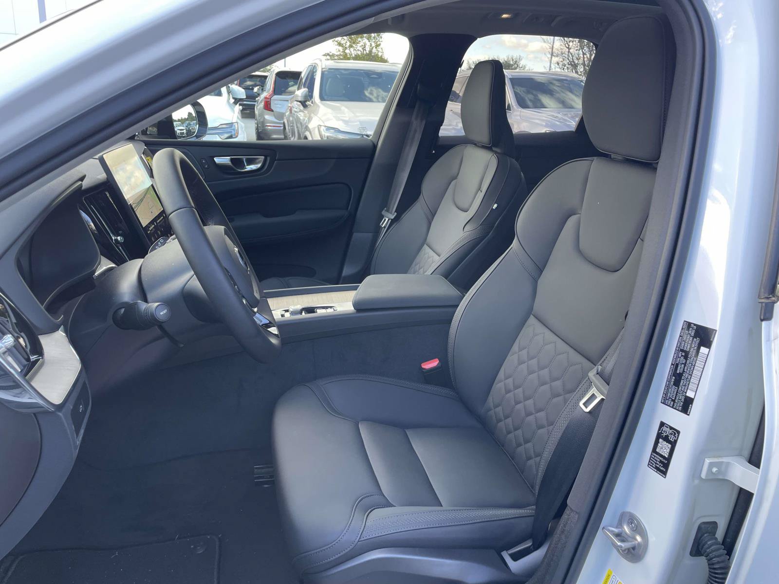 New 2026 Volvo XC60 B5 Plus w/ Climate Package AWD/4WD image 8