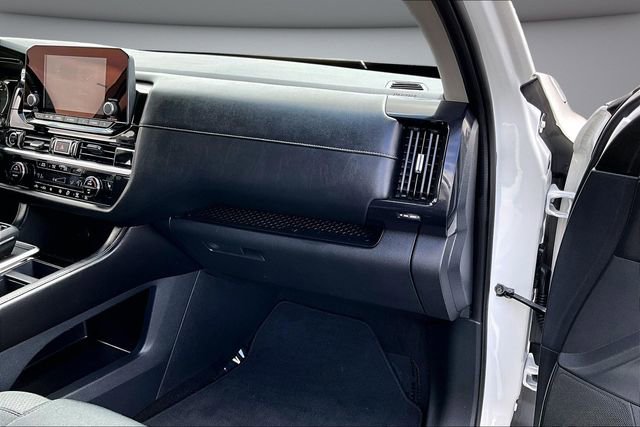 Certified 2024 Nissan Pathfinder SV FWD image 25