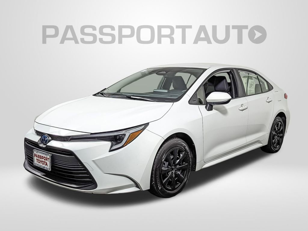 Used 2023 Toyota Corolla LE image 1