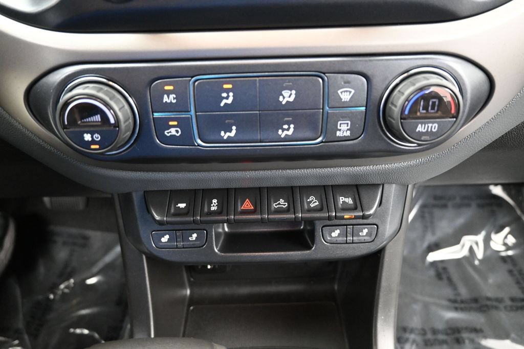 Used 2019 Chevrolet Colorado Z71 AWD/4WD image 21
