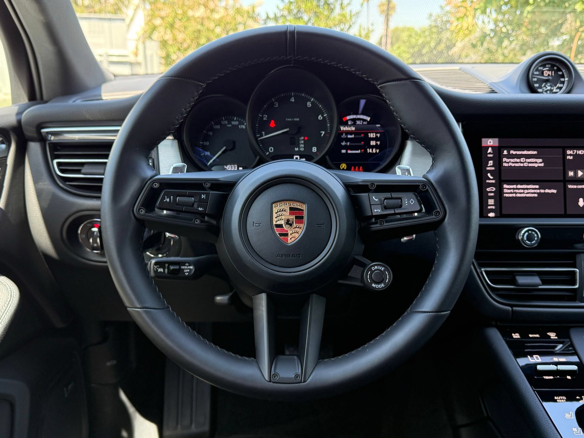 Used 2026 Porsche Macan AWD/4WD image 15