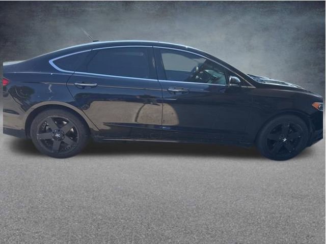 Used 2018 Ford Fusion SE w/ Fusion SE Technology Package FWD image 8