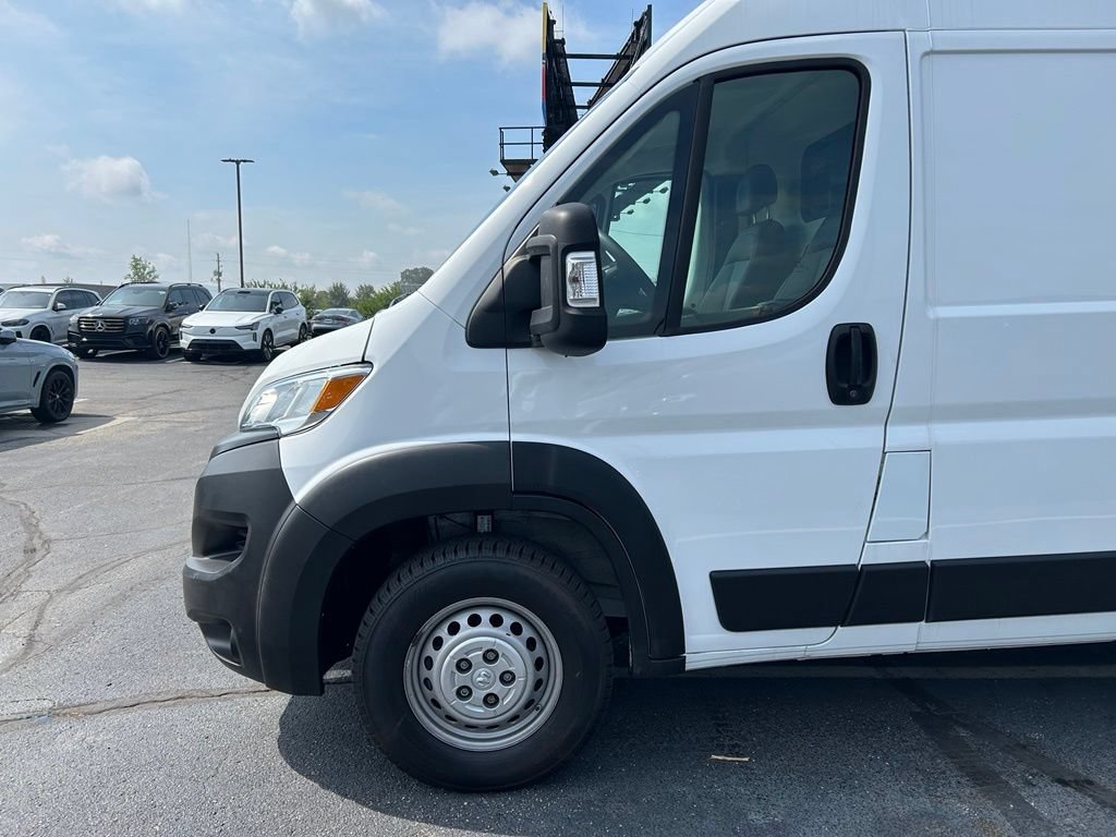 Used 2025 RAM ProMaster 2500 w/ Convenience Group FWD image 3